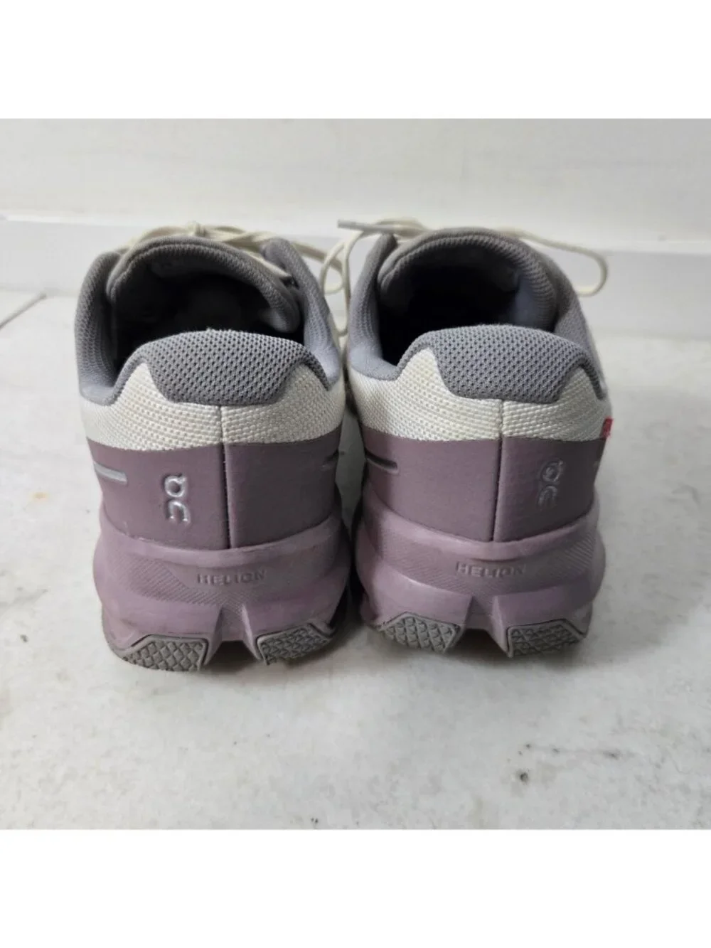 On Cloudventure Women's Size 7 Waterproof in Ice/Heron Running Shoes